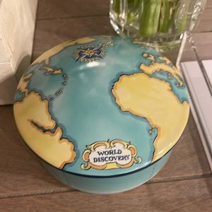 Excellent condition.Perfect gift for graduation or travel enthusiast.
